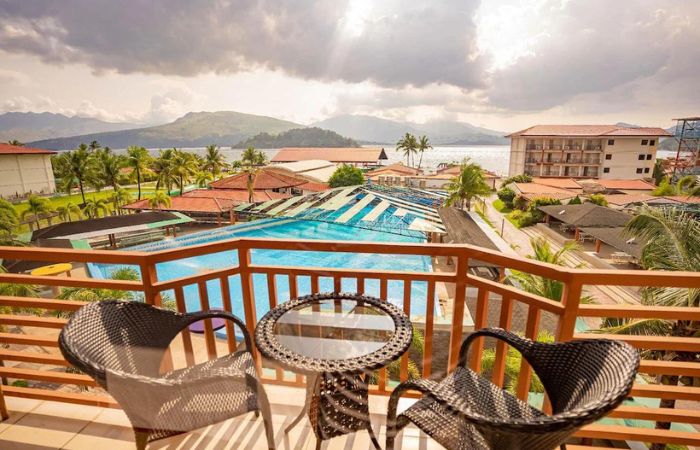 White Rock Waterpark And Beach Hotel