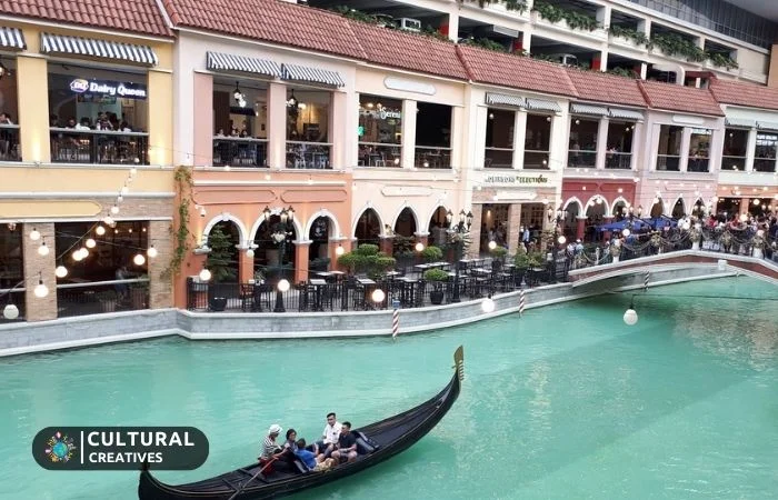 Venice Grand Canal Mall Gondola