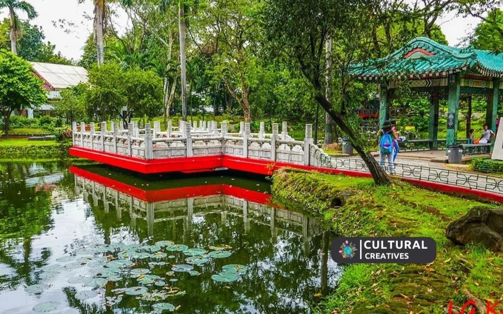 Luneta Park: Manila's Oasis of History & Leisure