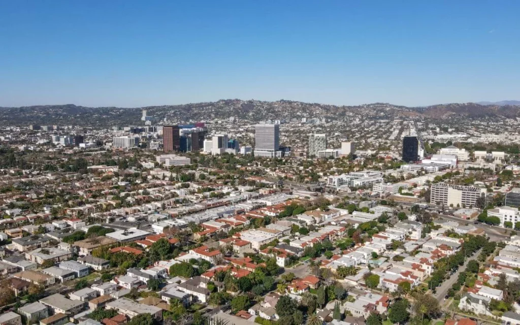 Is Mid-City Los Angeles Good Place to Live