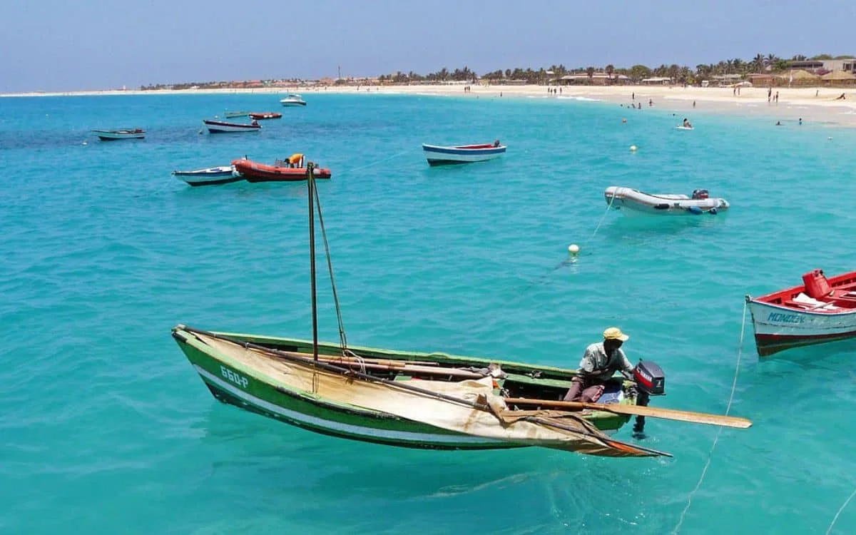 How Long is the Flight from Gatwick to Cape Verde