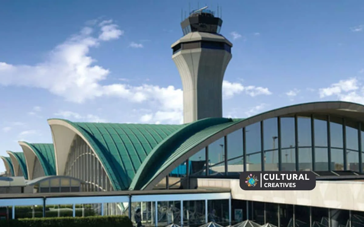 How Big is St Louis Airport