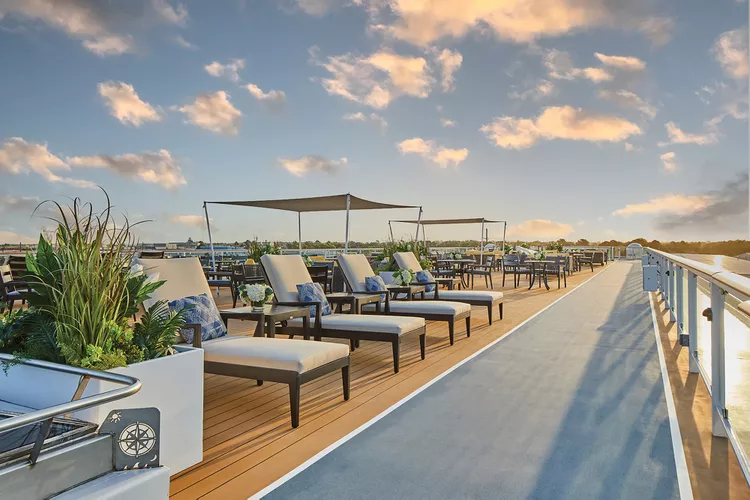 TAL-sundeck-acl-american-symphony-LONGRIVCRUISE