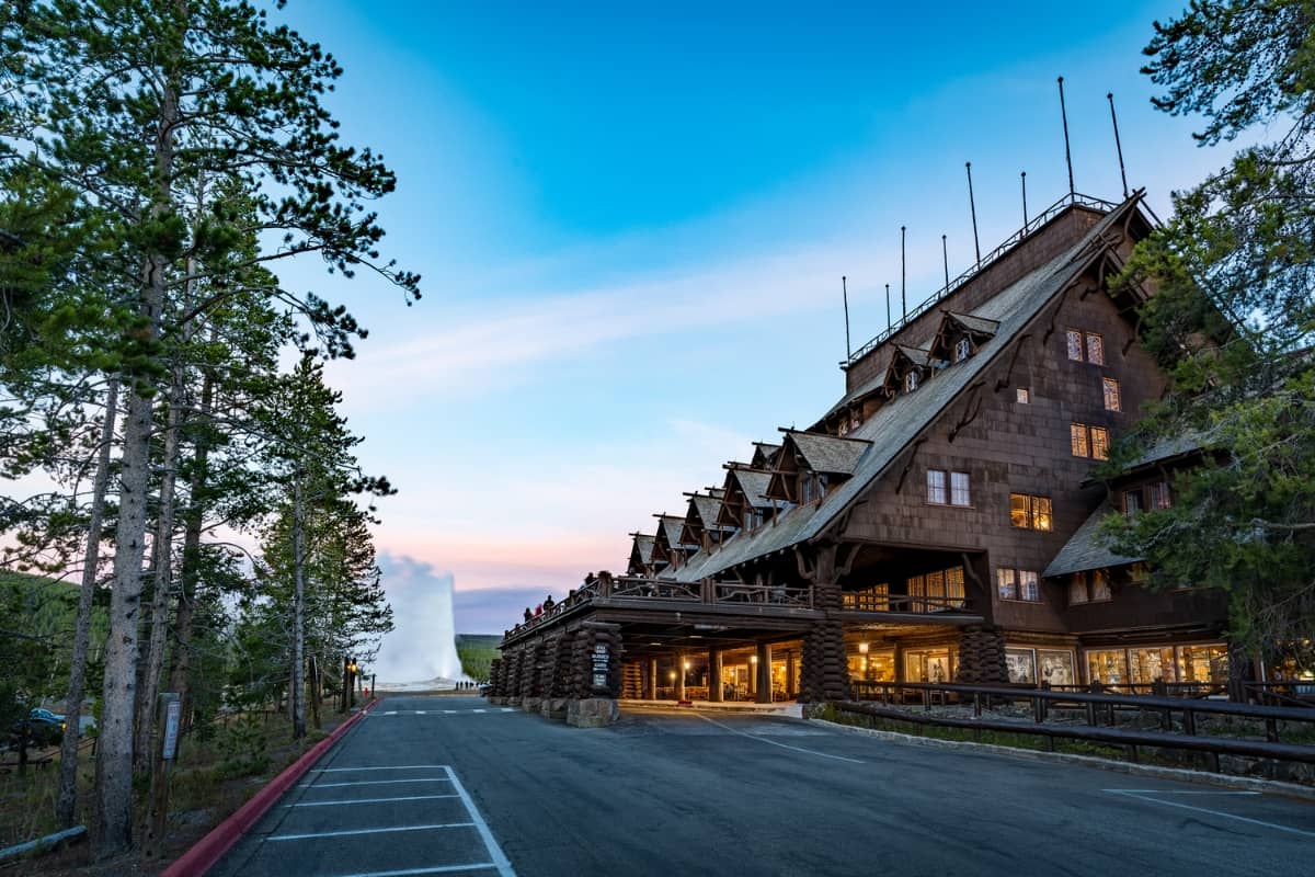 Old Faithful Inn