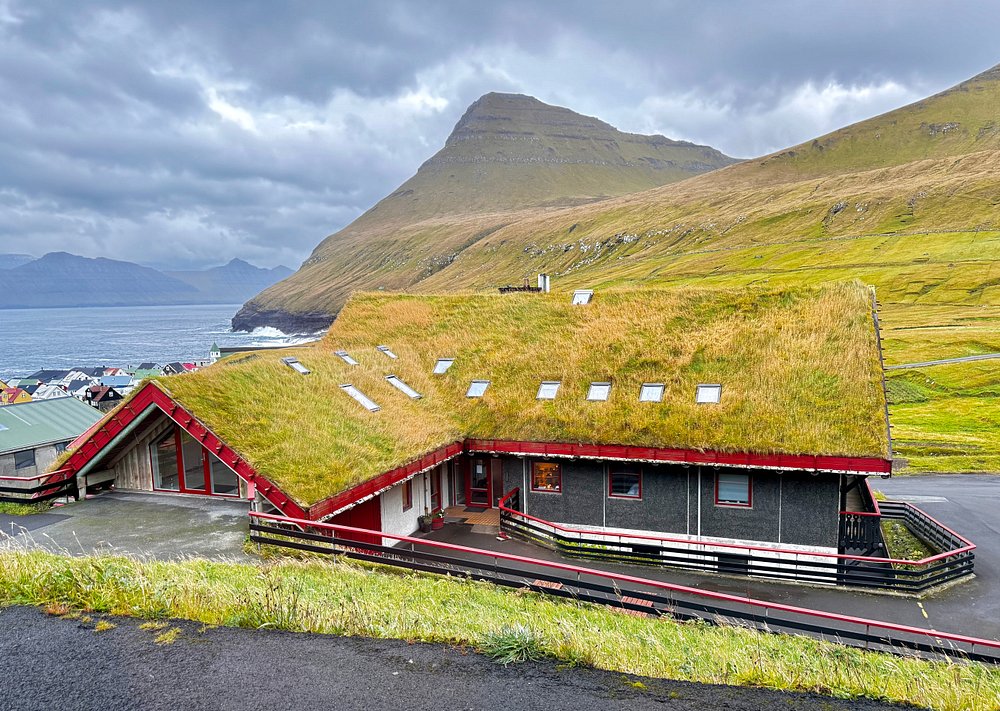 Gjaargardur Guesthouse in Gjógv