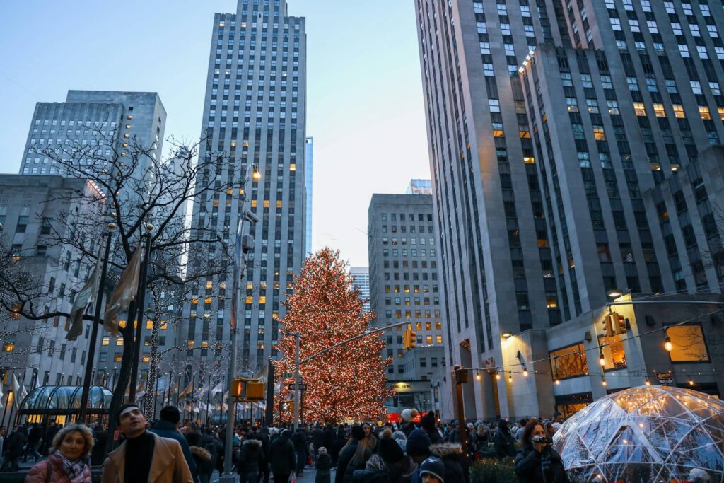 Romantic Holiday Moments for a New York Christmas Couple