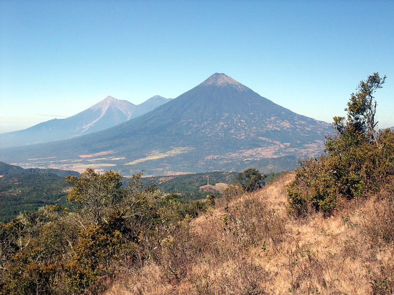 Volcans Fuego, Acatenango