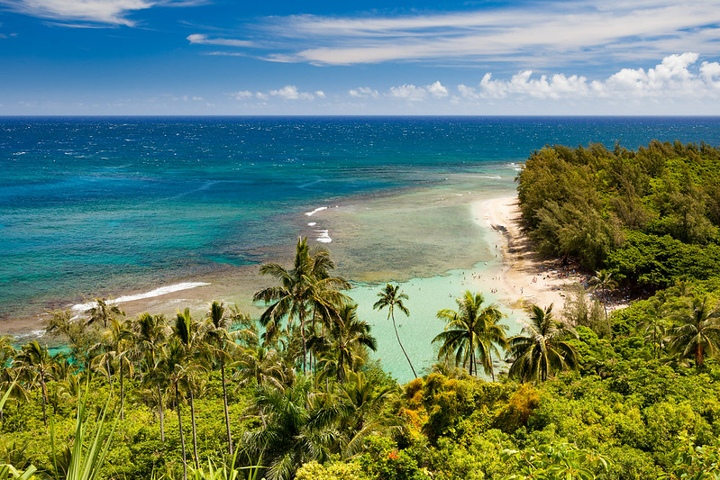 Keʻe Beach