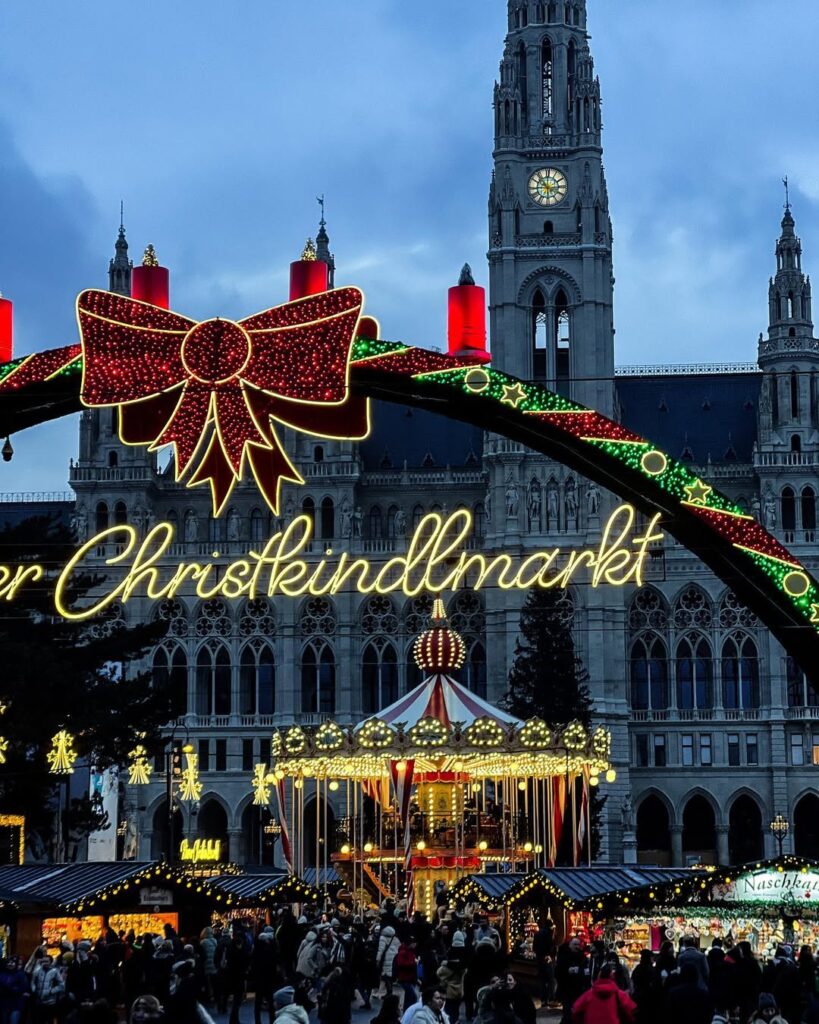 Christkindlmarkt am Rathausplatz