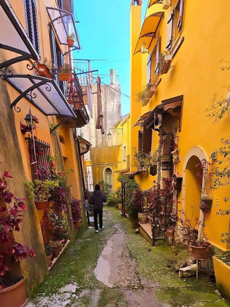 How Small Are These Small Towns in Italy