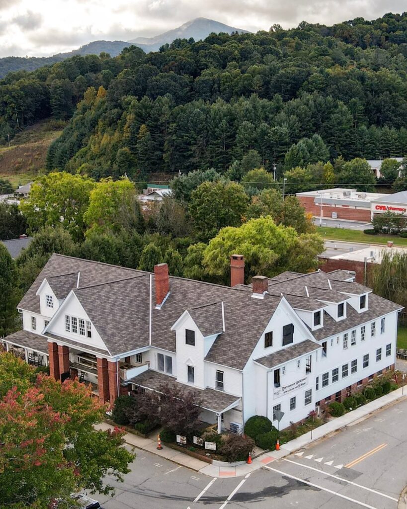 The NuWray Hotel