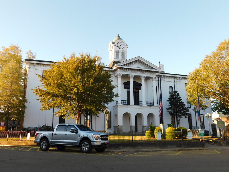 Beautiful Small Towns in Mississippi That Feel Like Home