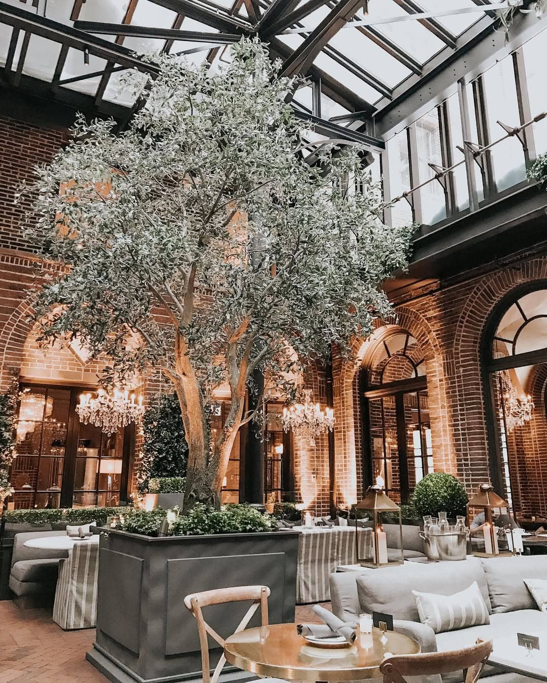3 Arts Club Café