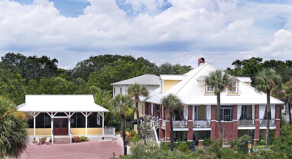 Beachview Inn & Spa: A Coastal Retreat with Southern Charm