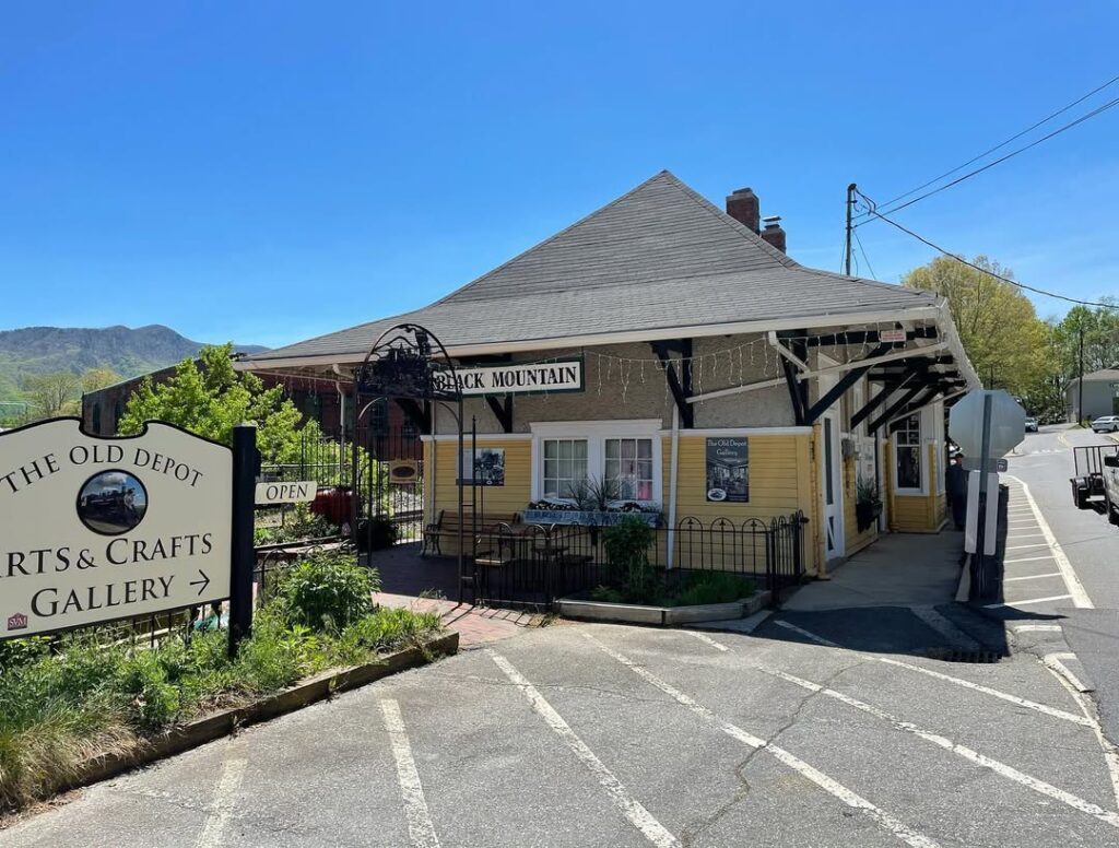 Black Mountain: A Small-Town Favorite Near Asheville