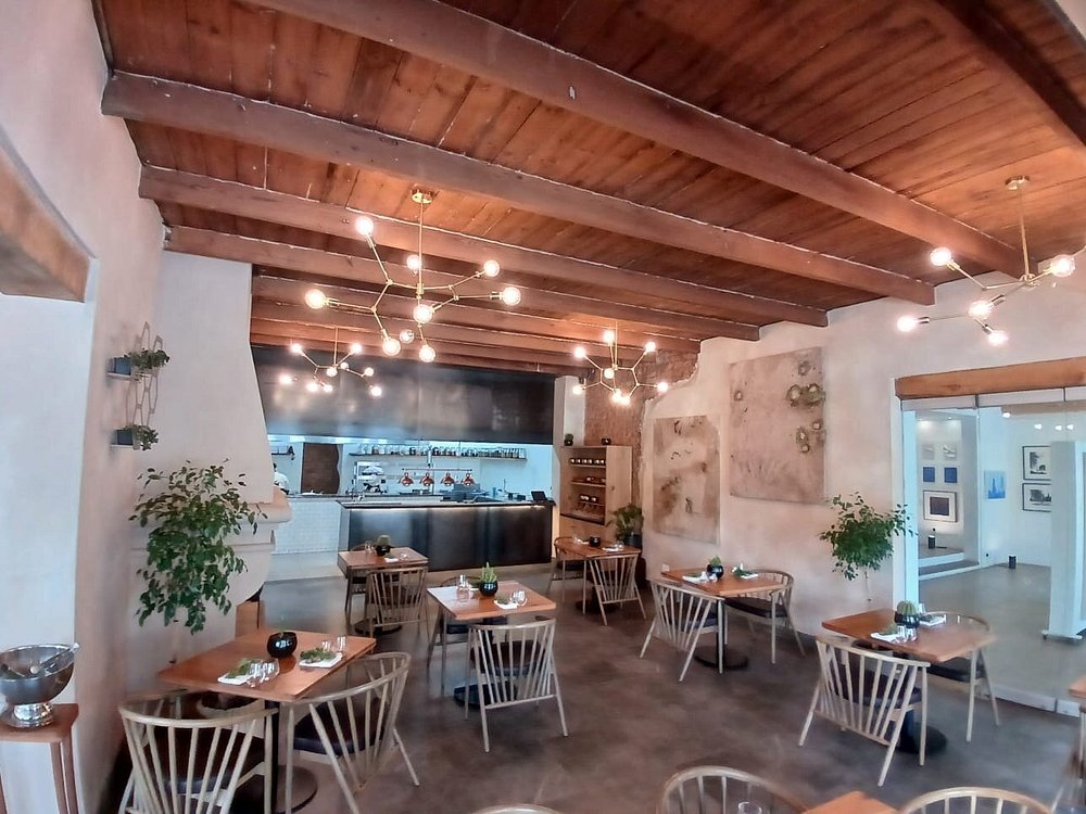 Eleven Eats Restaurant