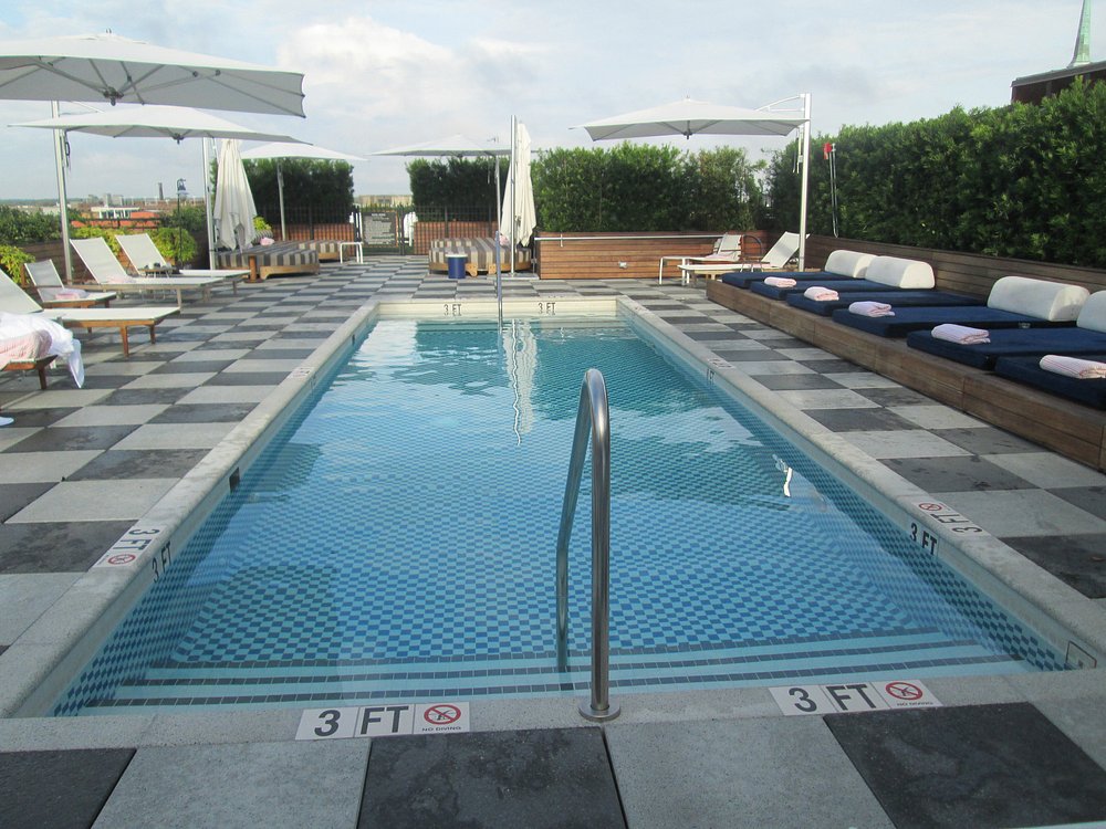 Perry Lane Hotel
