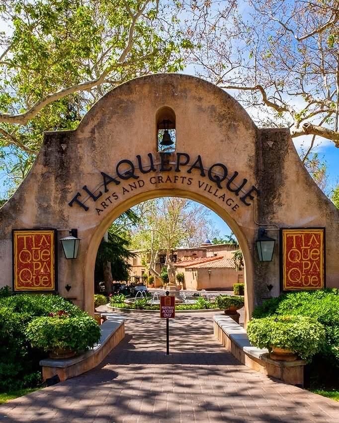 Tlaquepaque Arts & Shopping Village