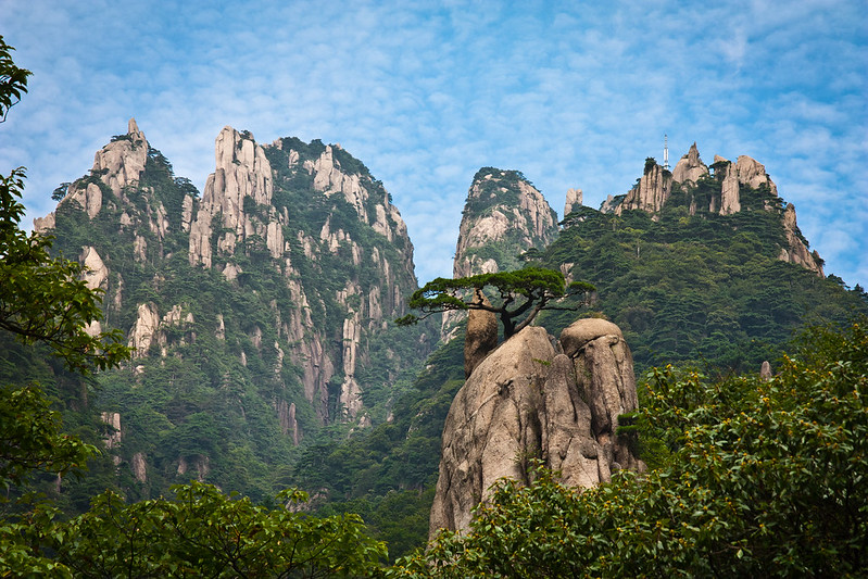 Yellow Mountain, Huangshan—Peaks Above the Clouds 1