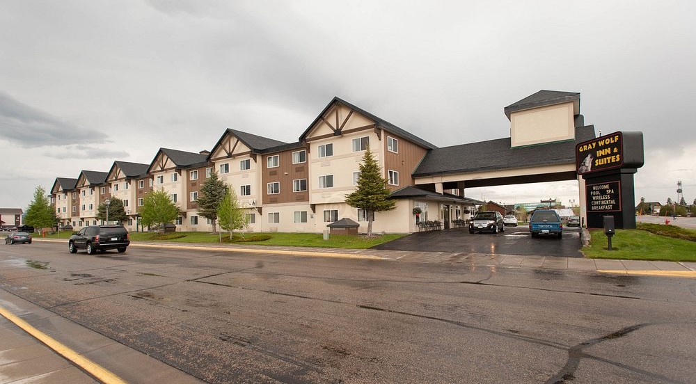 the gray wolf Inn and Stuites