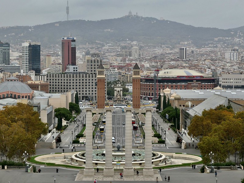 Barcelona in October: Warm Days, Culture, and Coastal Breaks