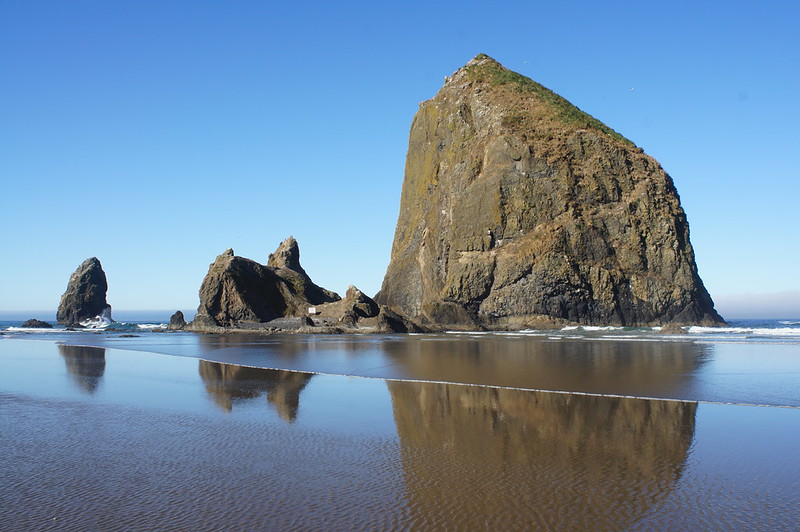 Cannon Beach, Oregon: Coastal Calm with Iconic Views