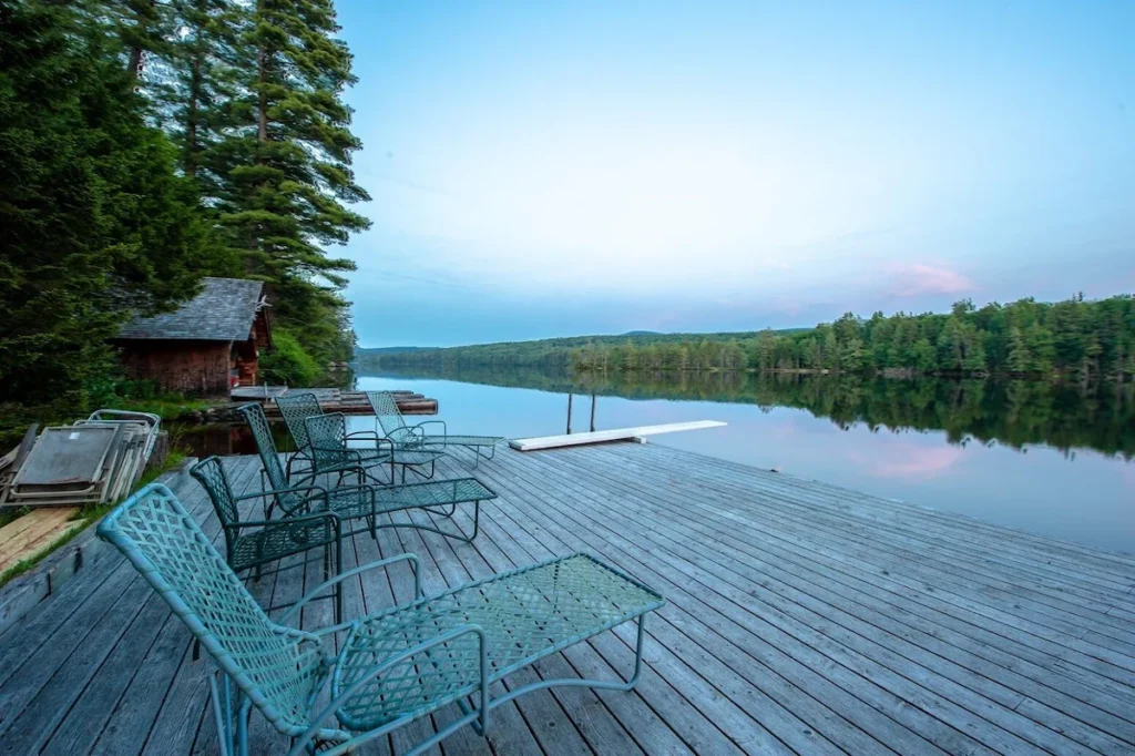 Charming Lakefront Cabin with Treehouse Perks