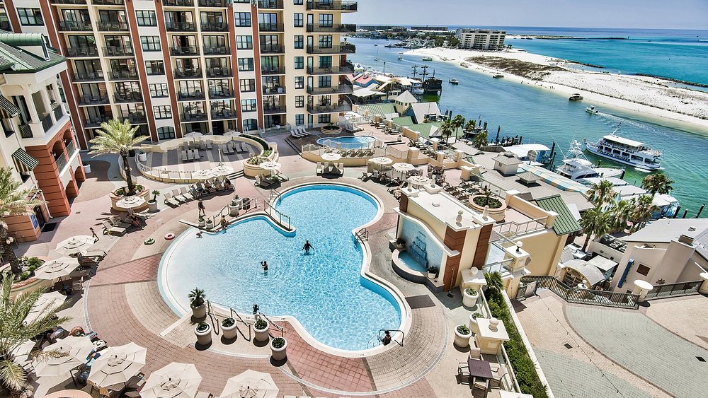 Downtown Destin: Best Area for Nightlife & Crab Island