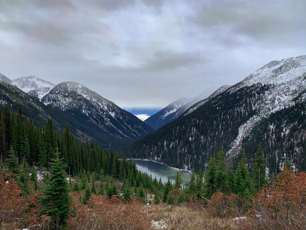 Gibson Lake: A Popular Fall Destination