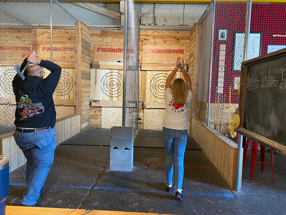 Go Axe Throwing