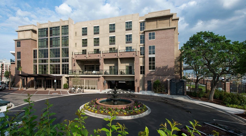 Hilton Garden Inn Charleston Waterfront