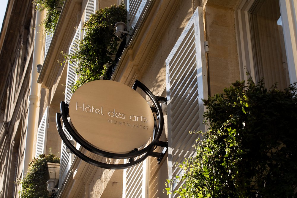 Hôtel des Arts – Montmartre A Cozy Stay in the 18th Arrondissement