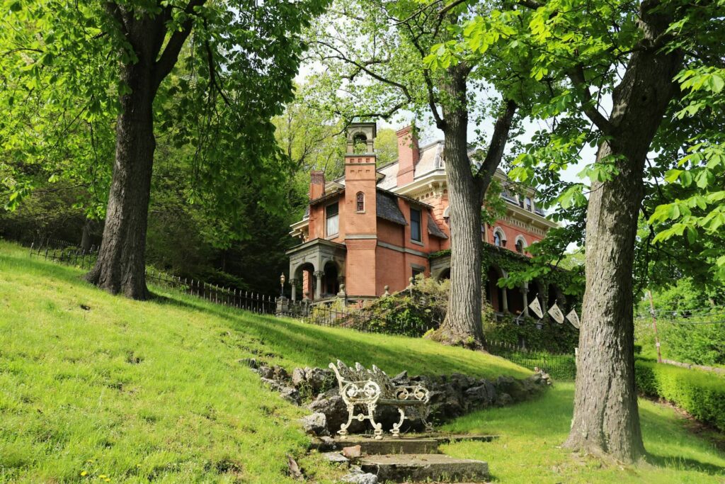 Jim Thorpe, Pennsylvania: A Scenic Autumn Escape in the Pocono Mountains
