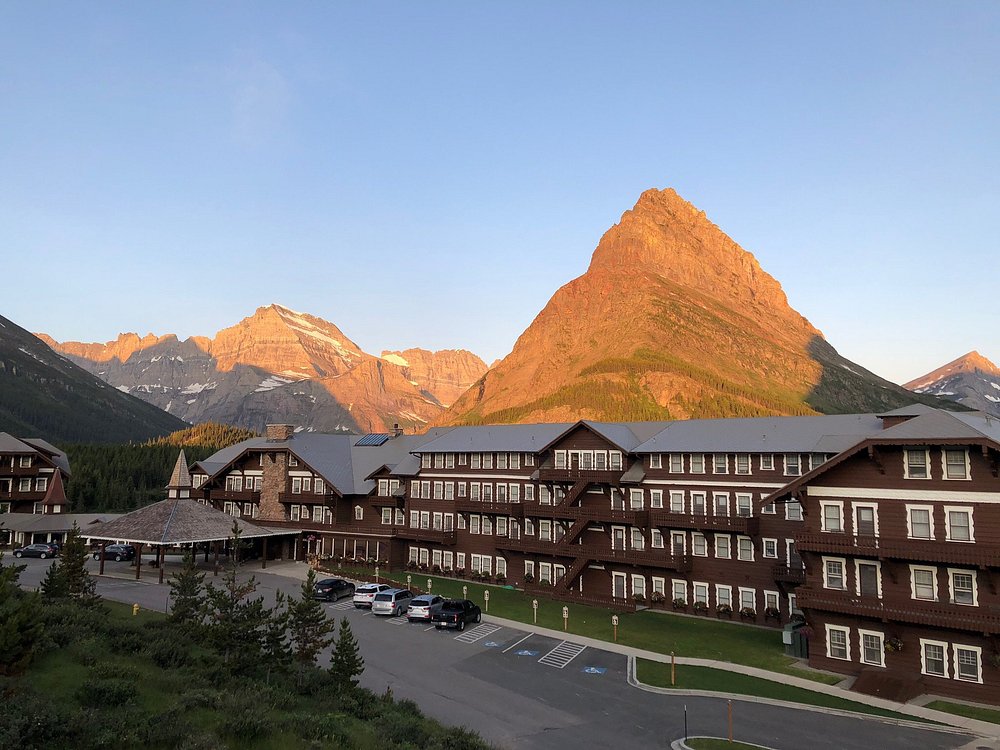 Many Glacier Hotel