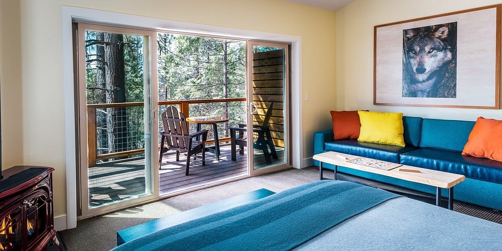 Rush Creek Lodge at Yosemite