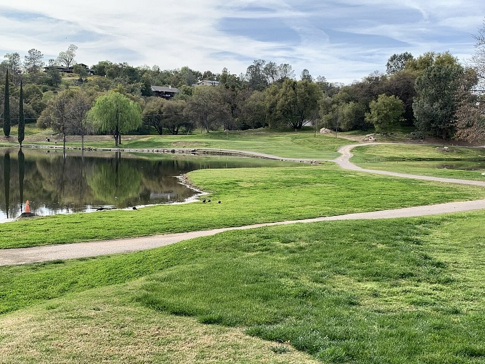 Yosemite Lakes Park Golf Course
