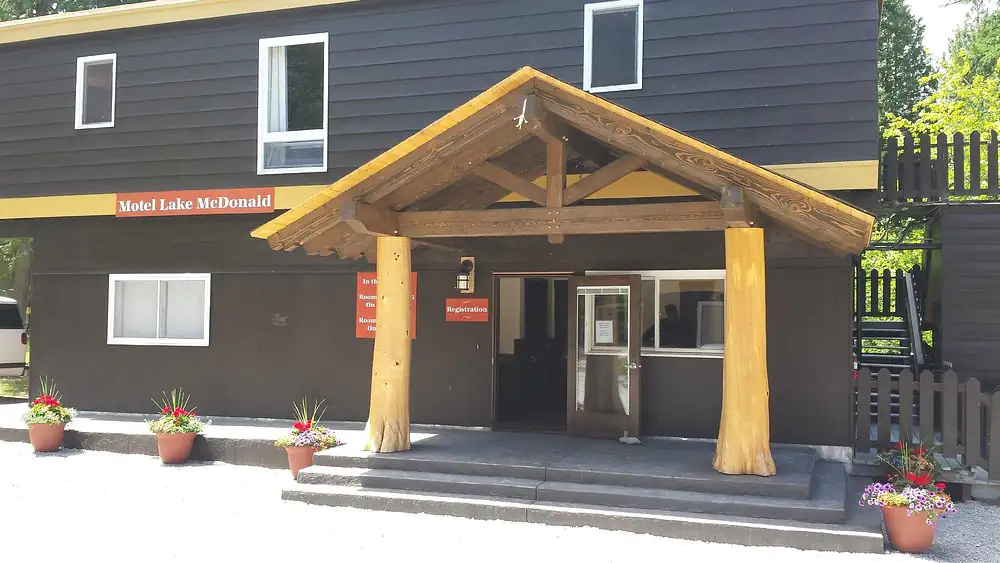 motel-lake-mcdonald