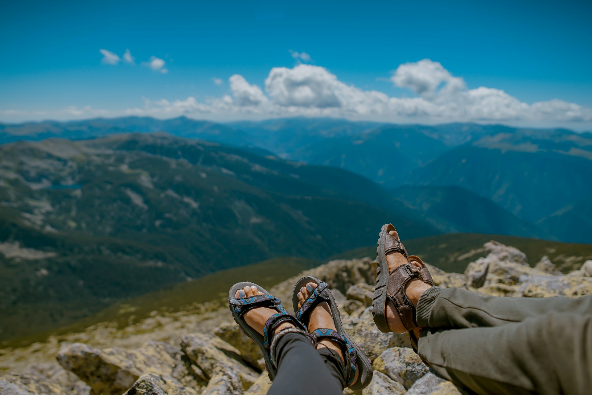 Best Hiking Sandals for Women & Men Lightweight, Comfortable, Waterproof That Perfect for Wide and Closed-Toe Feet