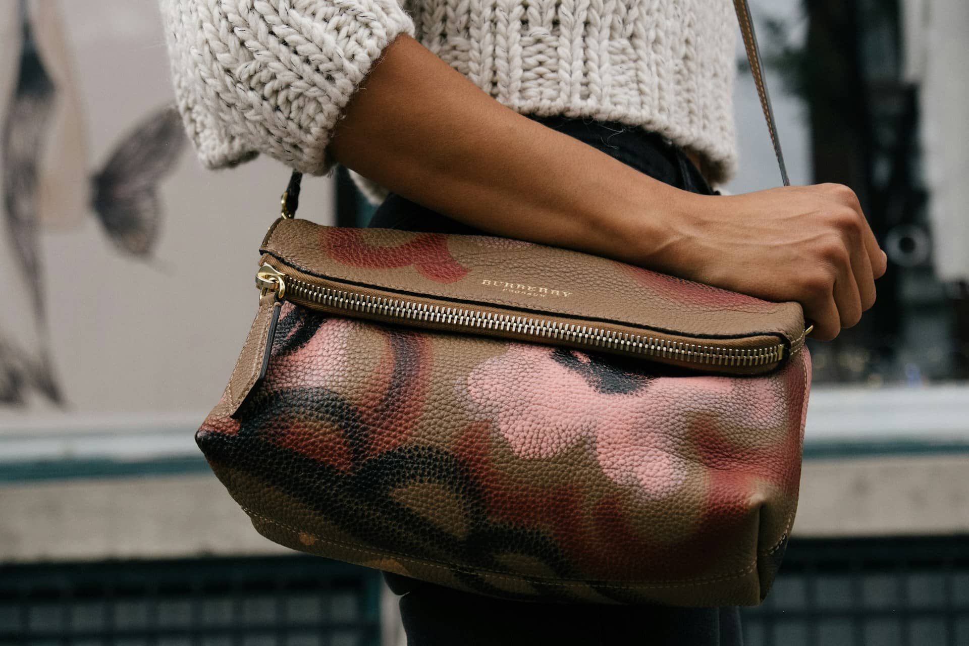 Best Crossbody Travel Bags for Women Lightweight, Stylish & Anti-Theft Options