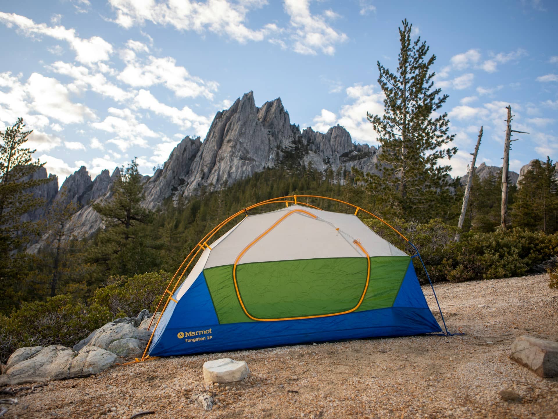 Best Lightweight Backpacking Tents for Solo Hikers and Couples Wet Weather and Mountain Camping