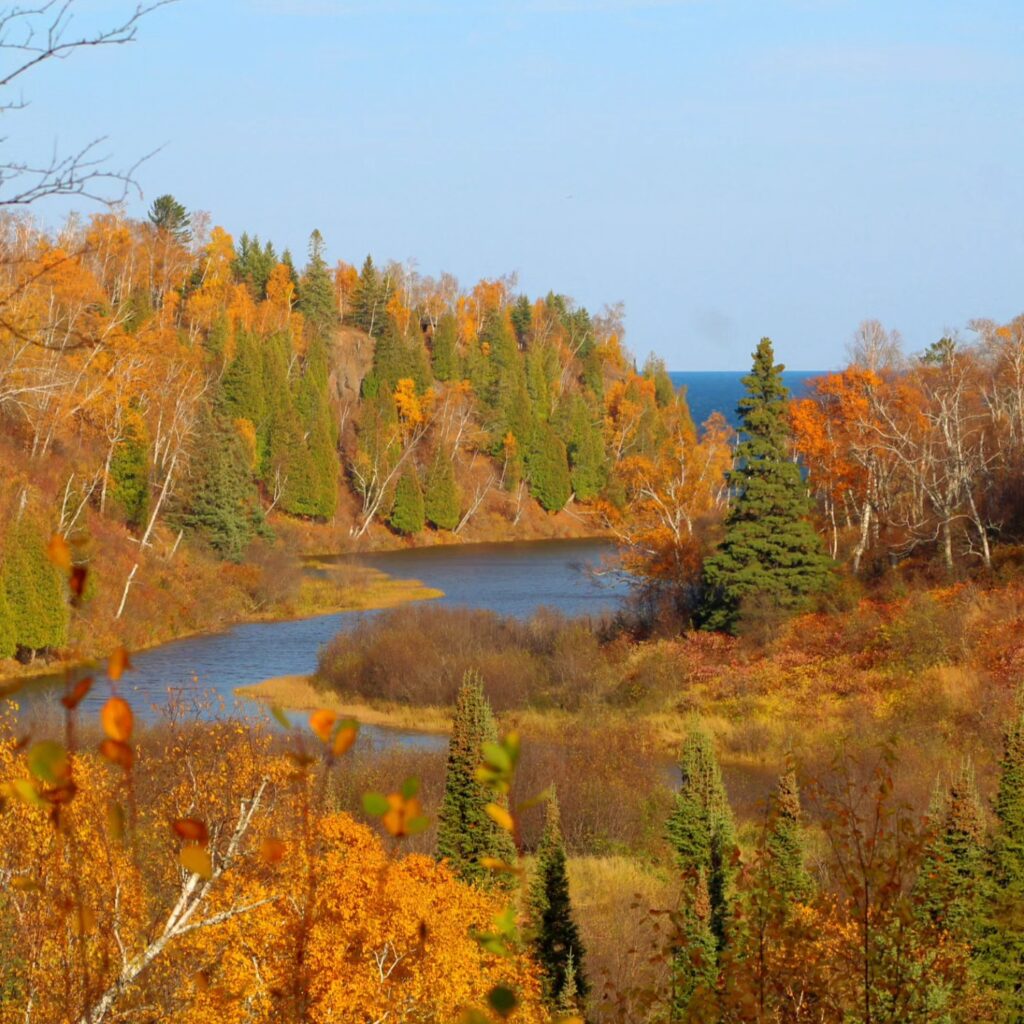 North Shore Drive, Minnesota