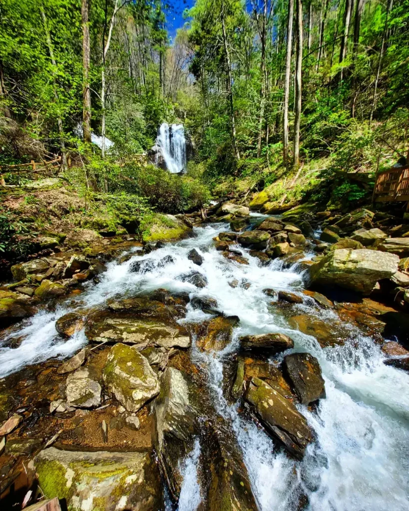 Anna Ruby Falls, Helen