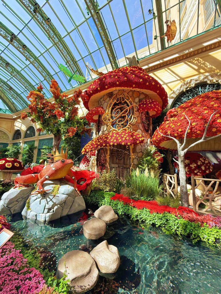 Bellagio Conservatory Gardens: A Free Romantic Stop on the Strip