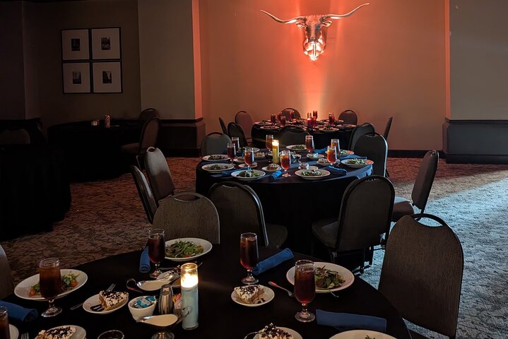 Dinner and Ghost Tour at the Historic Menger Hotel