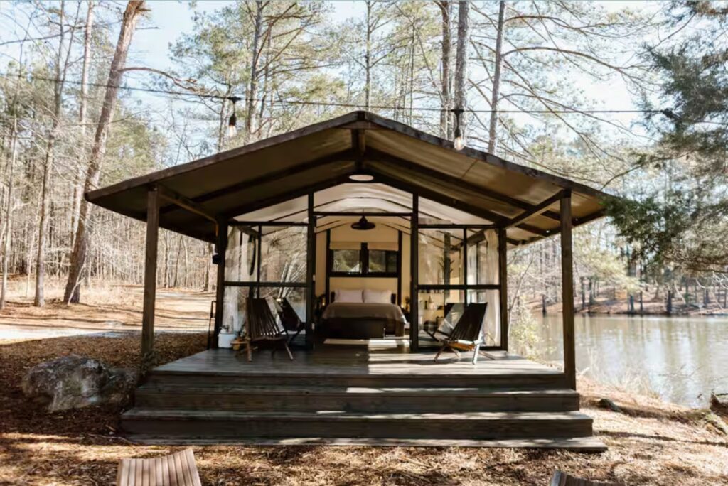 Lakeside tent at Ramsden Lake