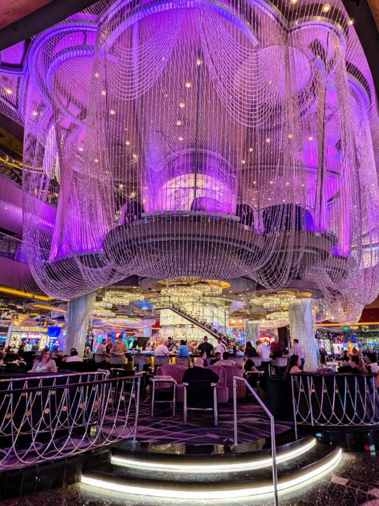 Las Vegas Nightlife: End Day 2 With Drinks, Music, and Late-Night Energy