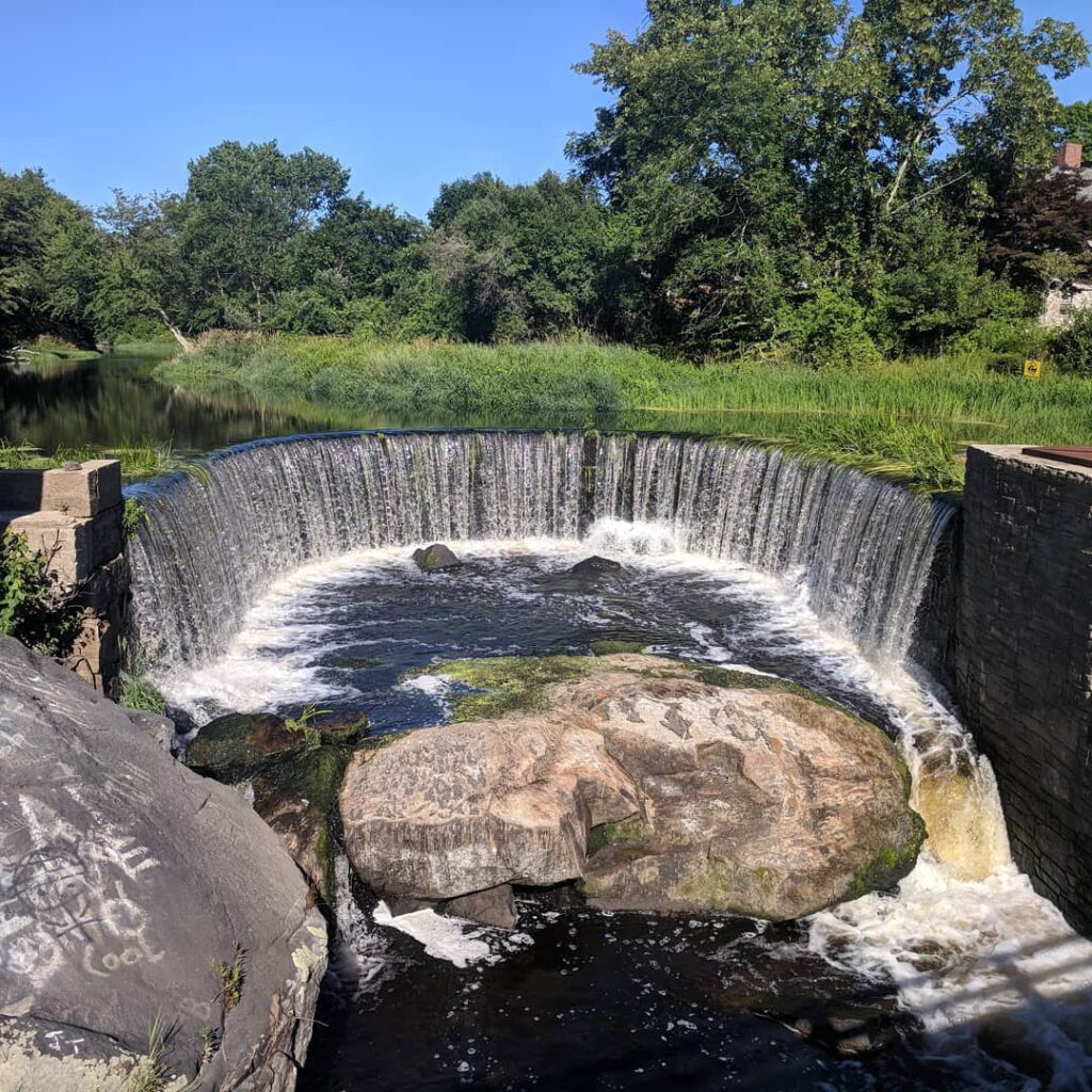 Shannock Horseshoe Falls, Richmond