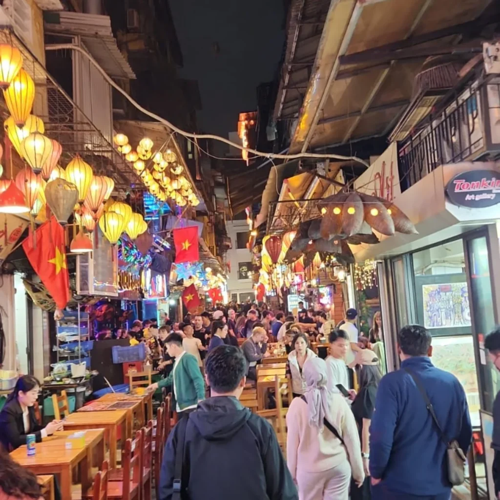 Vietnam – Hanoi Street Food Paradise