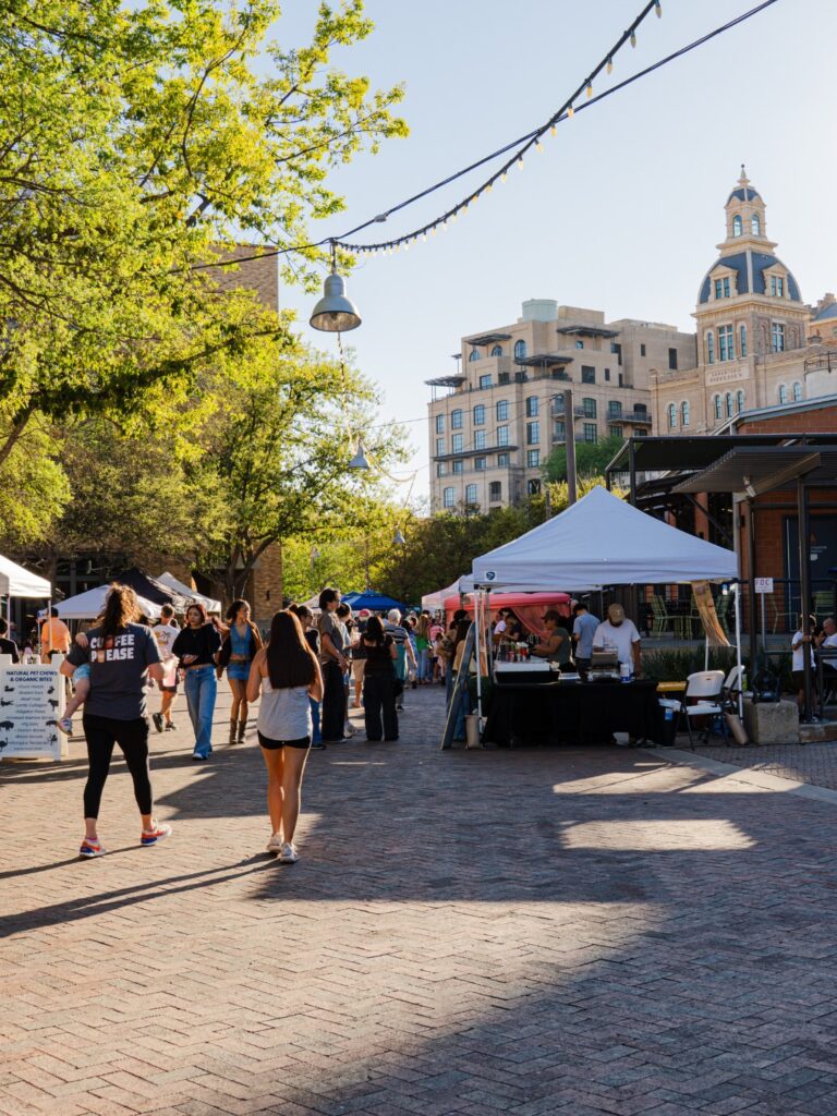 Browse the Pearl Farmers Market