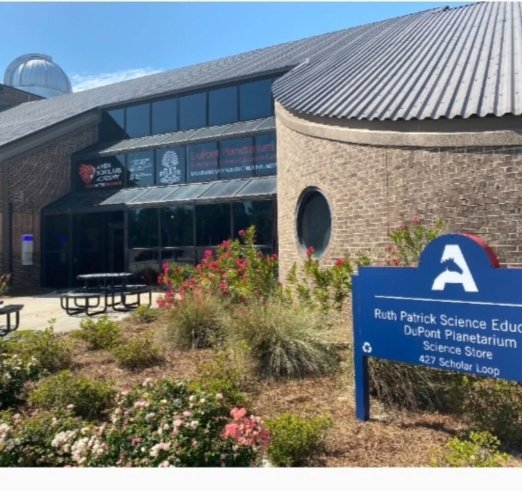 DuPont Planetarium Stars, Planets, and a Smart Indoor Stop